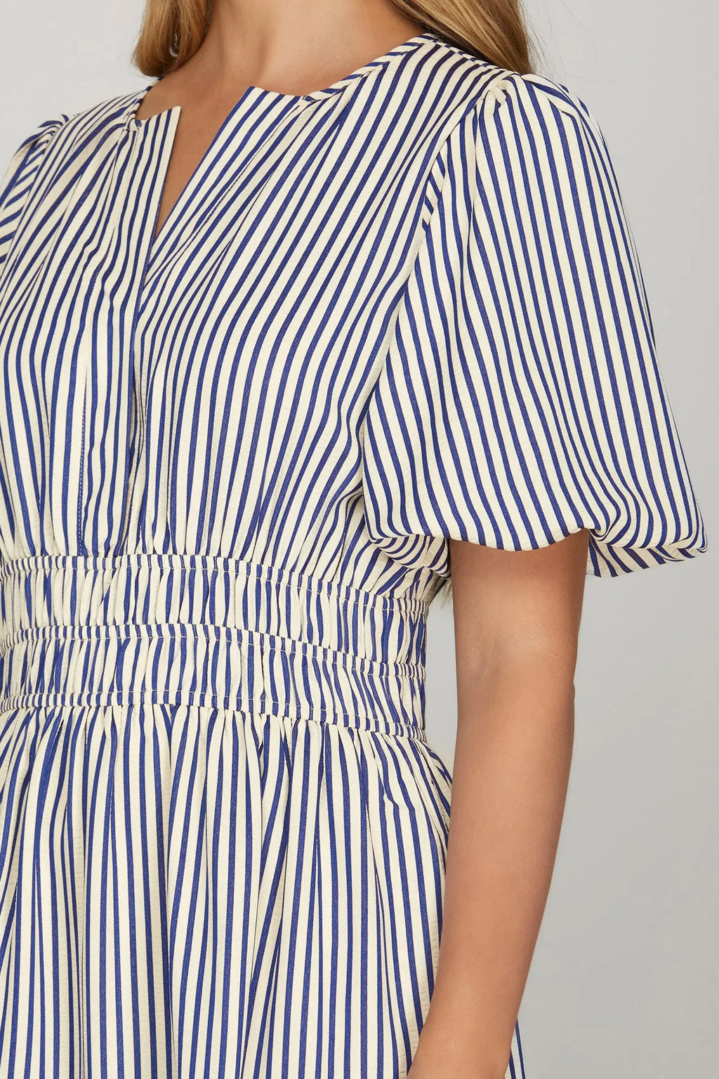 Roxana in navy blue