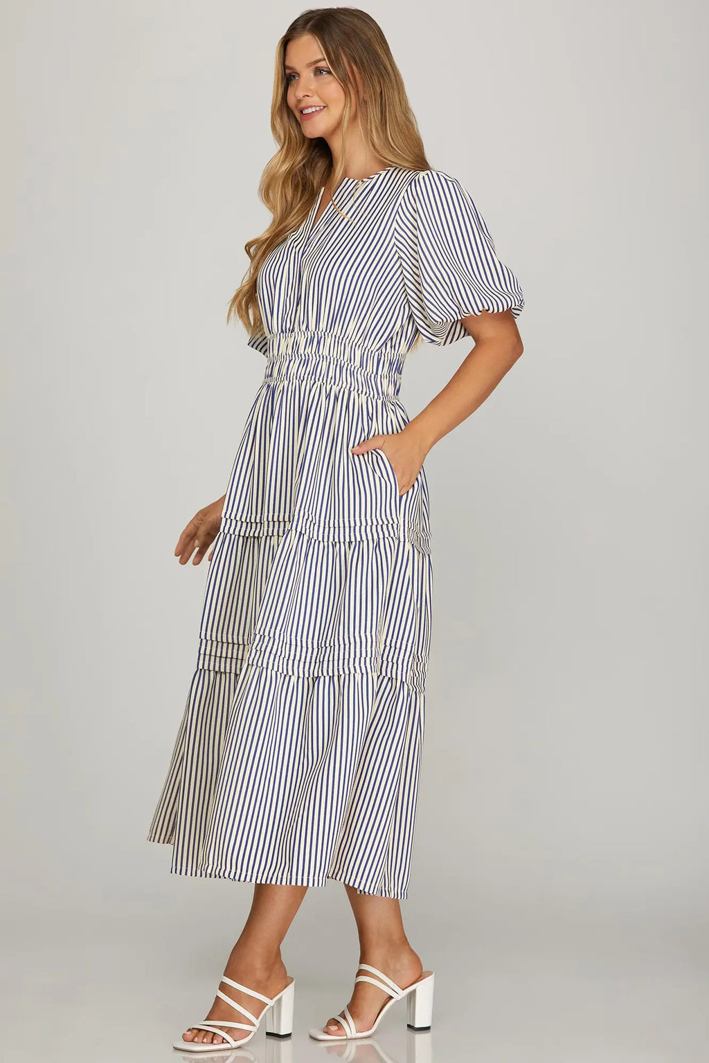 Roxana in navy blue