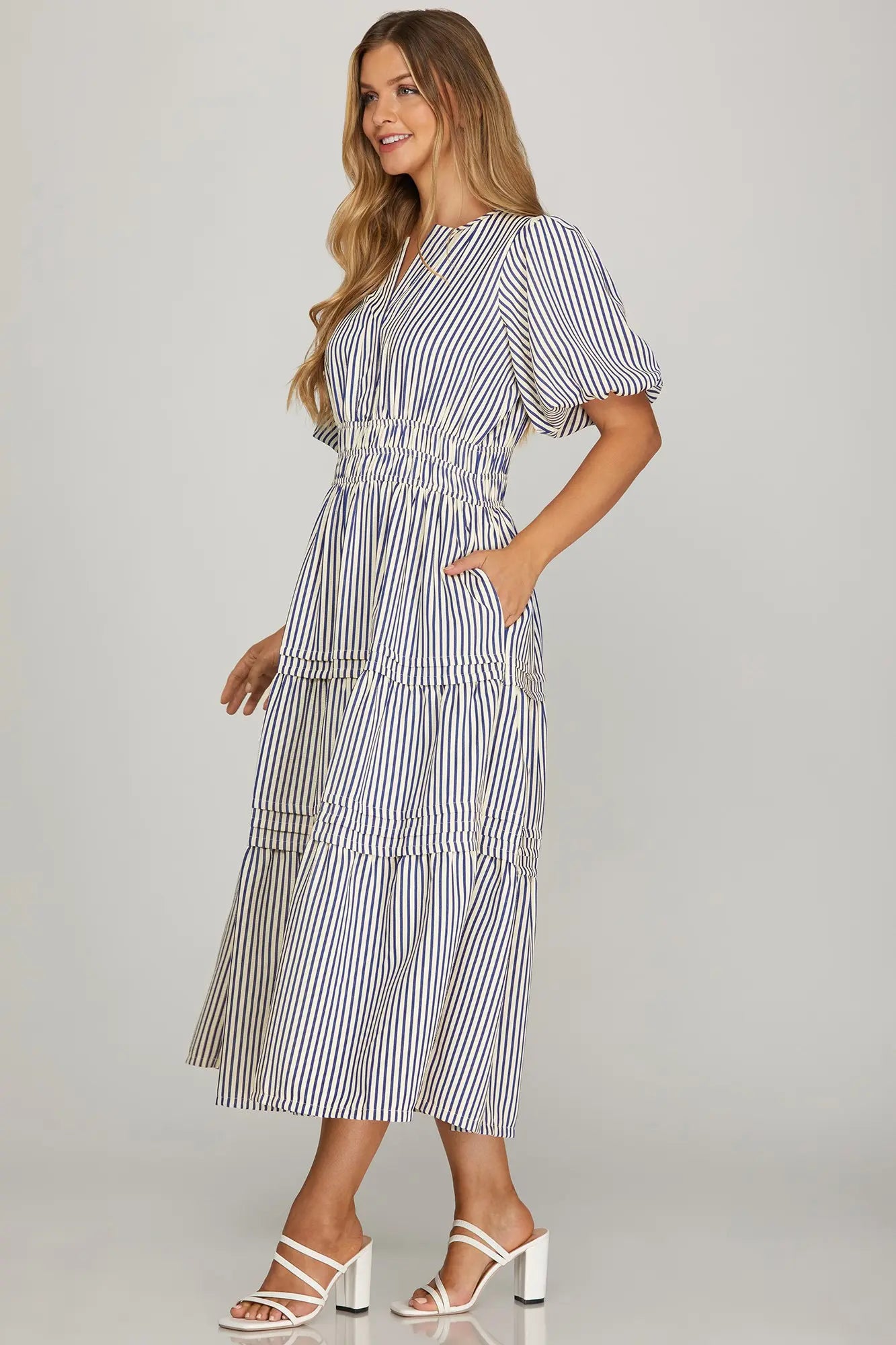 Roxana in navy blue